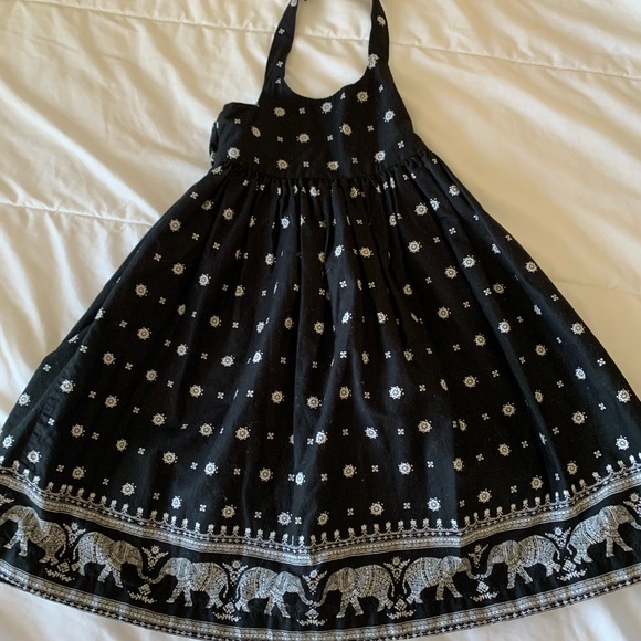 Beautiful set of matching summer dresses! - Picture 3 of 3